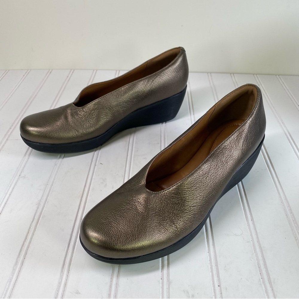 Clark’s bronze leather wedge comfort shoes
